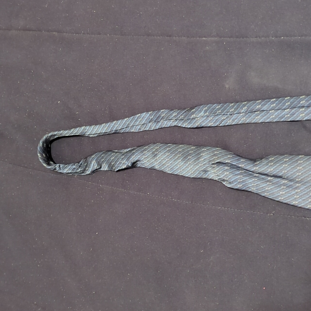 Men's tie